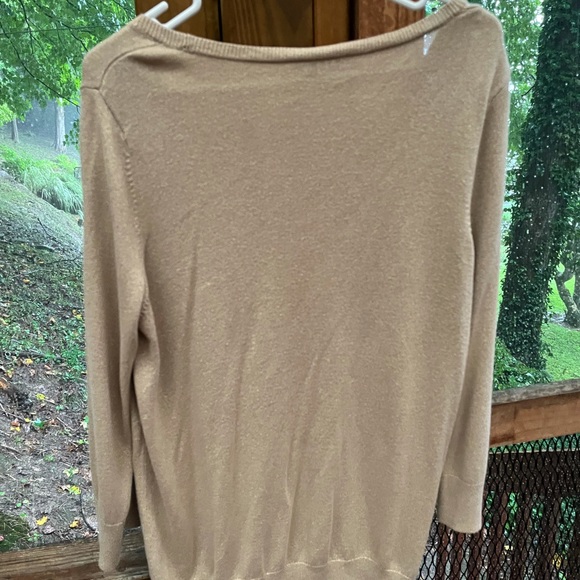 Loft Sweater tan with Gold threading size XL - Picture 3 of 5